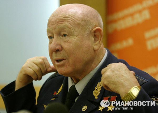 Alexei Leonov – the first person to walk in space - Sputnik International