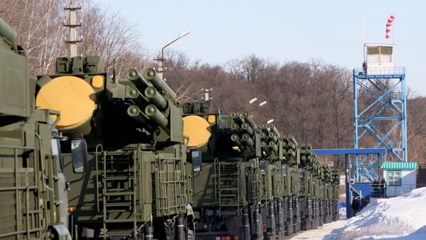 ВВС РФ приняли первые 10 новейших зенитных ракетно-пушечных комплексов (ЗРПК) Панцирь-С1 - Sputnik International