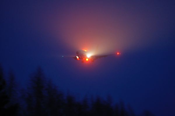 The plane was performing a landing in the Domodedovo Airport in poor weather conditions The plane was performing a landing in the Domodedovo Airport in poor weather conditions - Sputnik International