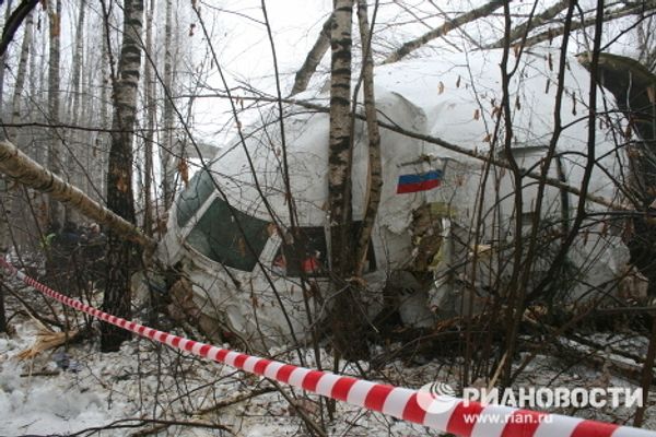 Tu-204 plane performs emergency landing near Moscow airport - Sputnik International