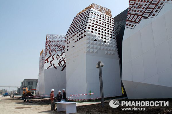 Construction of Russian EXPO 2010 pavilion in Shanghai - Sputnik International