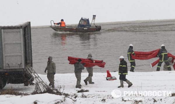 Rescuers training to mitigate the consequences of spring floods  - Sputnik International