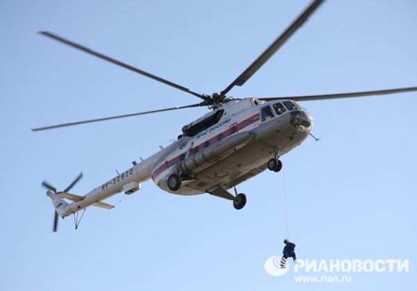 Rescuers training to mitigate the consequences of spring floods  - Sputnik International