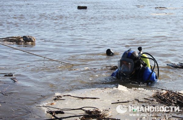Rescuers training to mitigate the consequences of spring floods  - Sputnik International