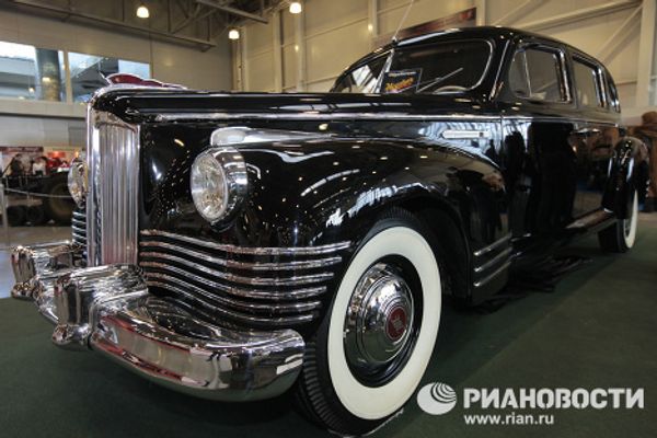 Vintage cars at Oldtimer Gallery exhibition in Moscow Vintage cars at Oldtimer Gallery exhibition in Moscow - Sputnik International