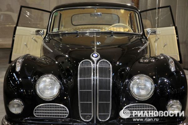 Vintage cars at Oldtimer Gallery exhibition in Moscow Vintage cars at Oldtimer Gallery exhibition in Moscow - Sputnik International