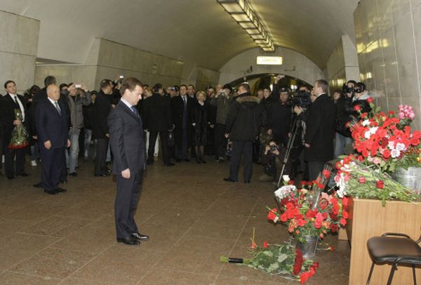 Russian President Dmitry Medvedev visits Lubyanka metro station - Sputnik International
