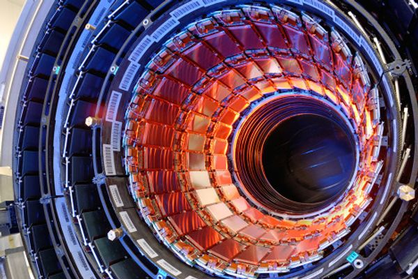 Large Hadron Collider sets new record, smashes protons head on Large Hadron Collider sets new record, smashes protons head on - Sputnik International