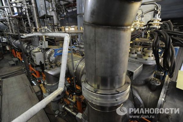 Large Hadron Collider sets new record, smashes protons head on Large Hadron Collider sets new record, smashes protons head on - Sputnik International