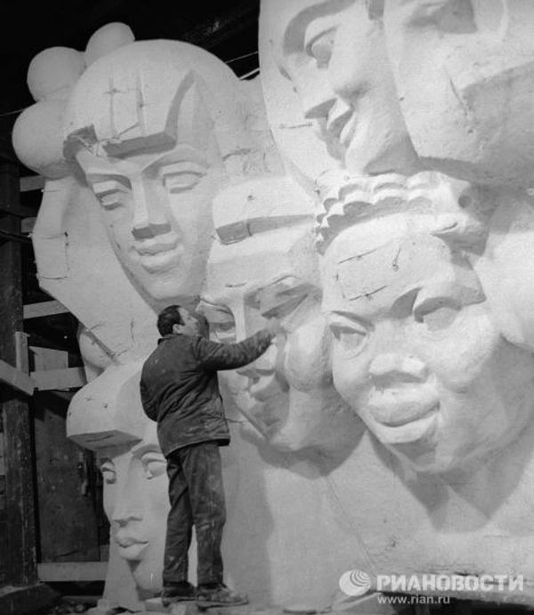 Sculptor Ernst Neizvestny and his works  - Sputnik International