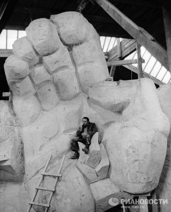 Sculptor Ernst Neizvestny and his works  - Sputnik International