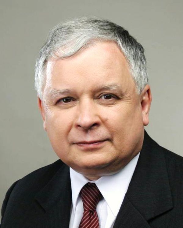 Poland's President Kaczynski, wife, delegation killed in plane crash Poland's President Kaczynski, wife, delegation killed in plane crash - Sputnik International
