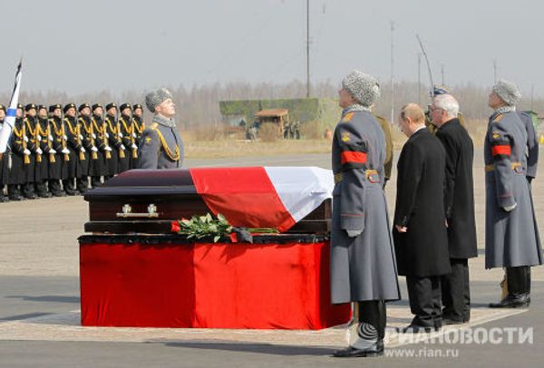 Russia pays last respects to Polish President Lech Kaczynski  - Sputnik International