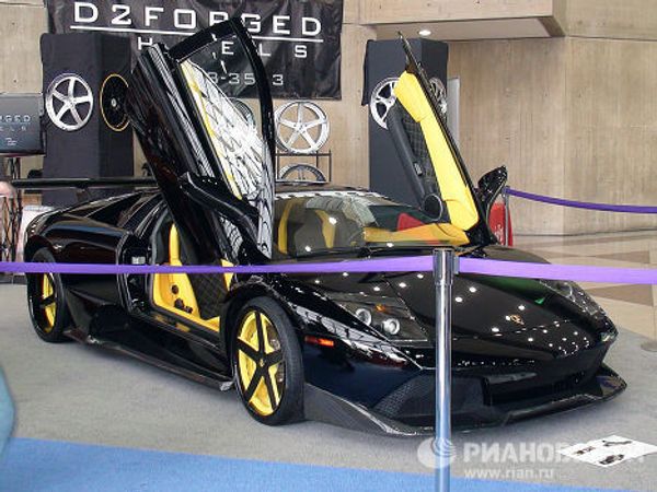 The Batmobile and other outlandish vehicles at the New-York car show - Sputnik International