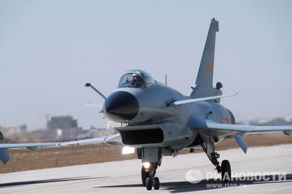 China unveils J-10 fighter - Sputnik International