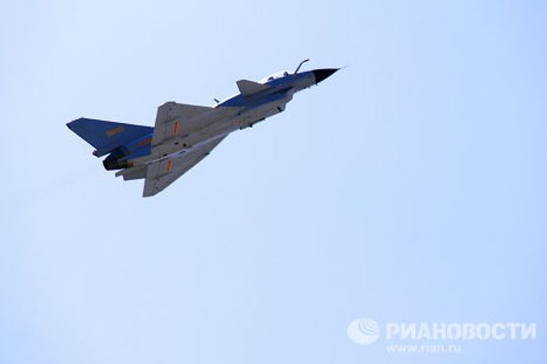 China unveils J-10 fighter - Sputnik International