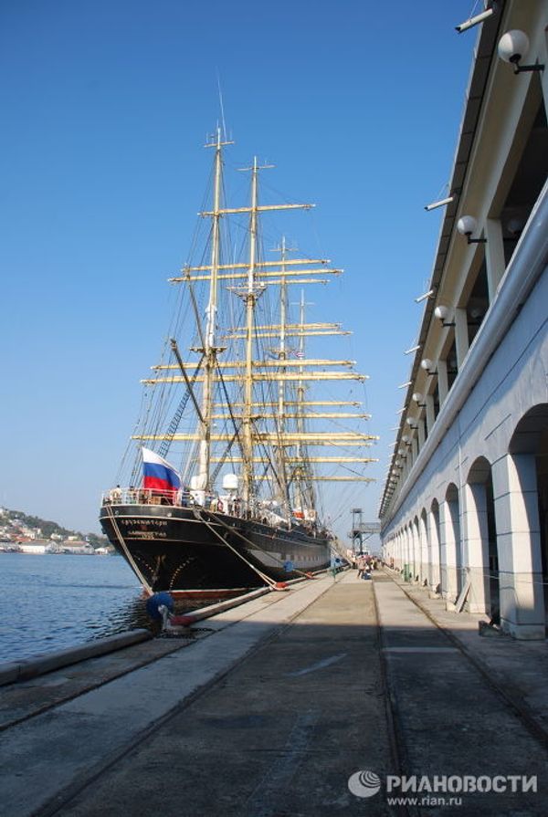 Russian sailing ship Kruzenshtern in Havana - Sputnik International