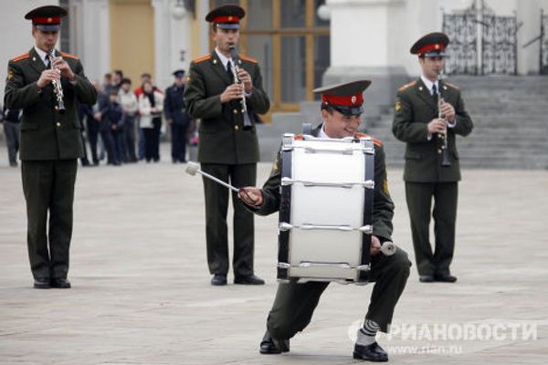 Foot and horse guards: What the Presidential Regiment is capable of  - Sputnik International