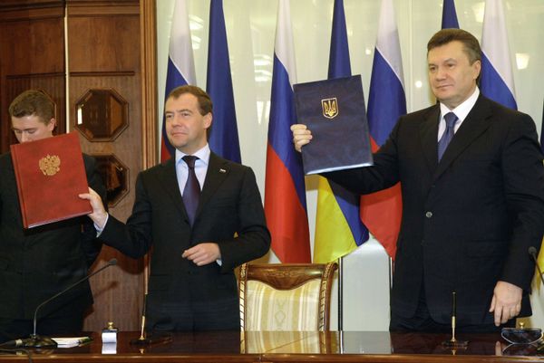Moscow, Kiev agree on gas-for-fleet tradeoff - Sputnik International