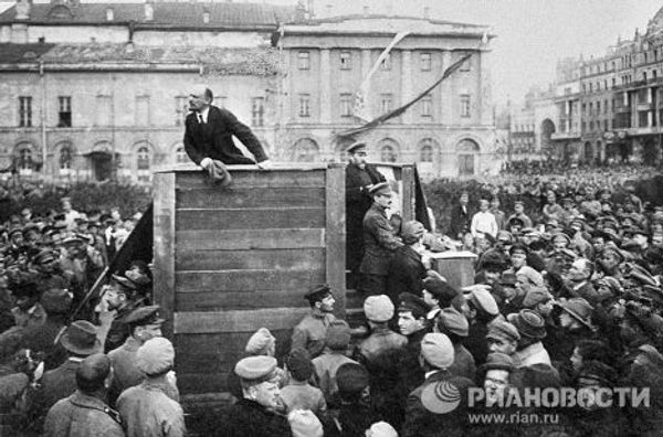 The leader of the world proletariat, Vladimir Lenin, his comrades and relatives - Sputnik International