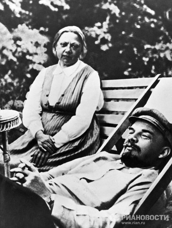 The leader of the world proletariat, Vladimir Lenin, his comrades and relatives - Sputnik International
