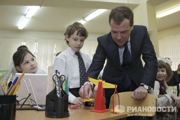 President Medvedev plays with Lego, watches cartoons at Moscow school President Medvedev plays with Lego, watches cartoons at Moscow school - Sputnik International