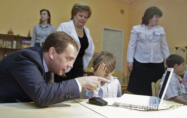 President Medvedev plays with Lego, watches cartoons at Moscow school President Medvedev plays with Lego, watches cartoons at Moscow school - Sputnik International