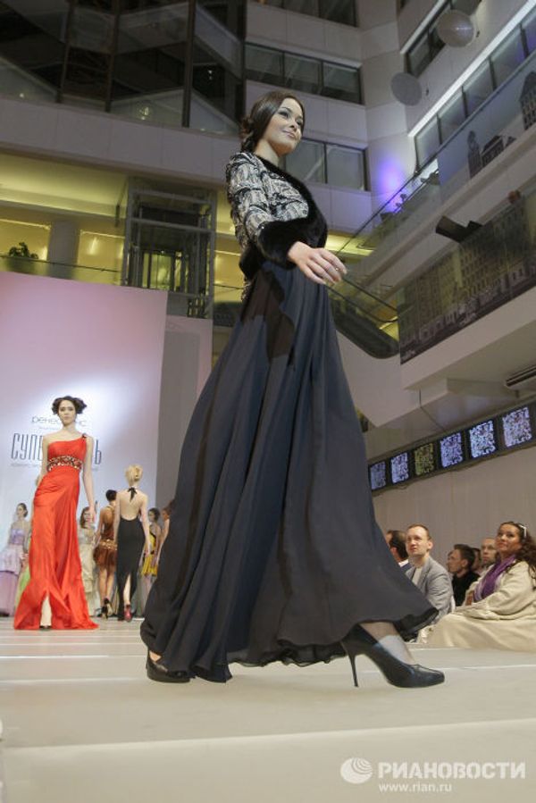 Most beautiful runway model and her rivals - Sputnik International