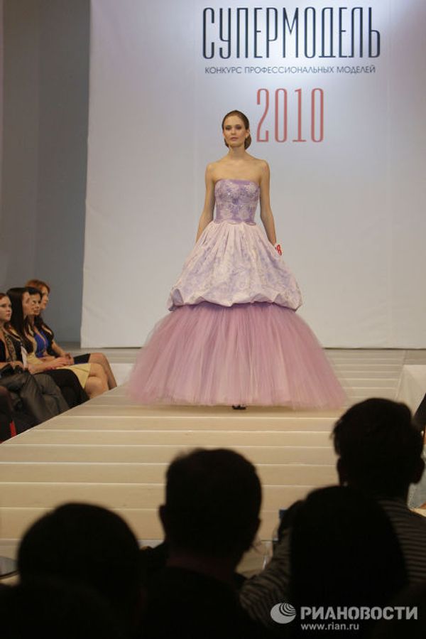 Most beautiful runway model and her rivals - Sputnik International