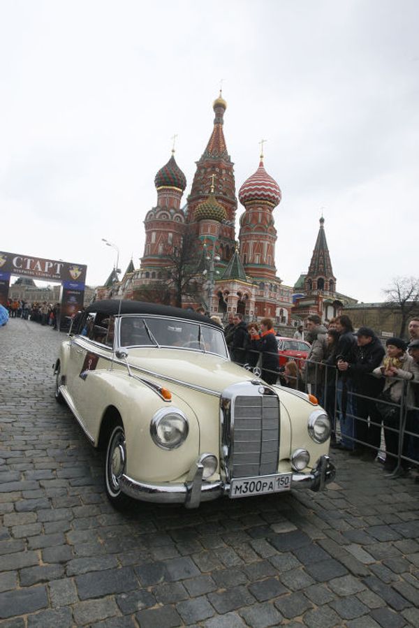 Old-timers on the streets of Moscow Old-timers on the streets of Moscow - Sputnik International