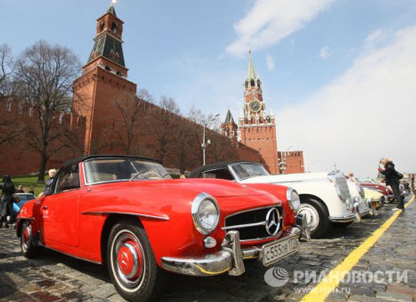 Old-timers on the streets of Moscow Old-timers on the streets of Moscow - Sputnik International