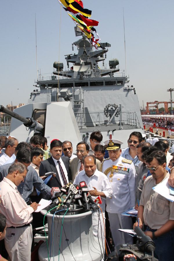 Indian Navy commissions first indigenous 'stealth' frigate - Sputnik International