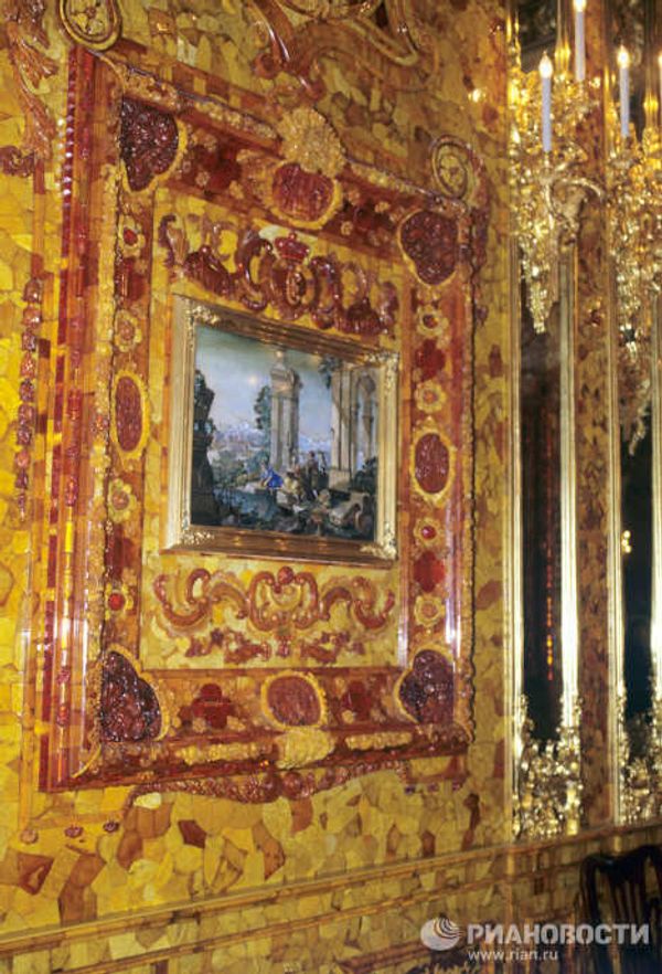 The famous Amber Room in Catherine Palace near St. Petersburg, Pushkin - Sputnik International