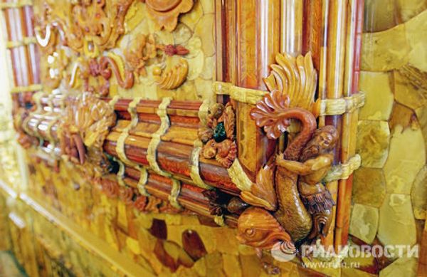 The famous Amber Room in Catherine Palace near St. Petersburg, Pushkin - Sputnik International