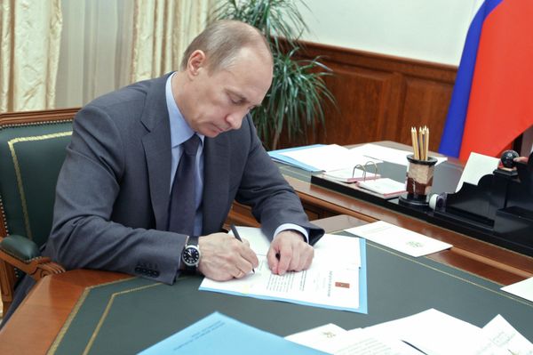 Putin signed into law a bill on the new agency analogous to America's Defense Advanced Research Projects Agency Putin signed into law a bill on the new agency analogous to America's Defense Advanced Research Projects Agency - Sputnik International