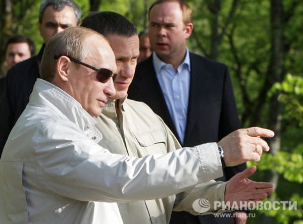 Putin face-to-face with a predator Putin face-to-face with a predator - Sputnik International