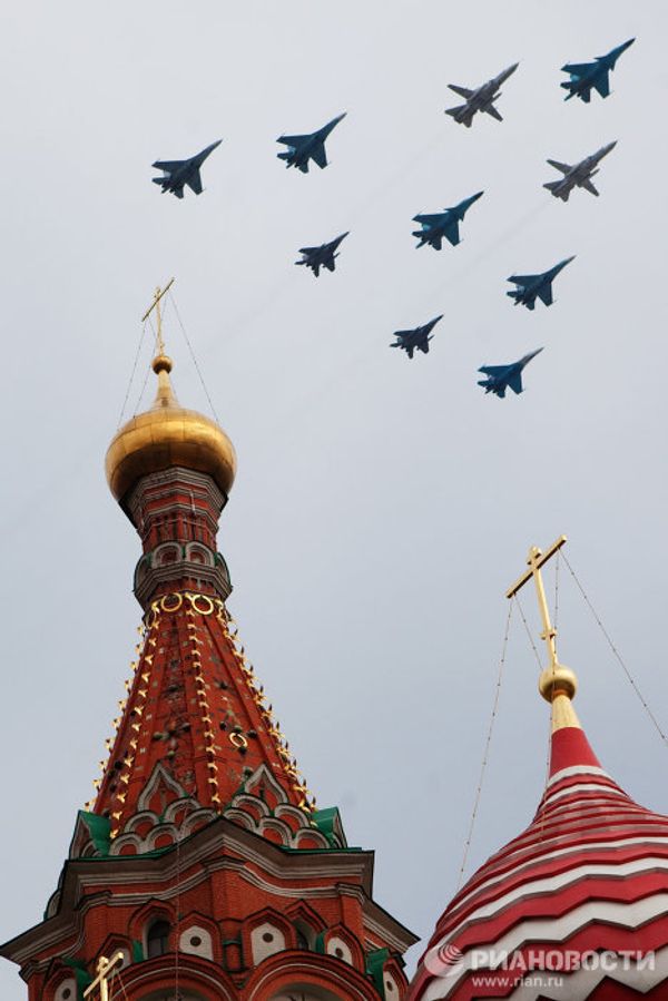 Russian warplanes rehearse Victory Day display Russian warplanes rehearse Victory Day display - Sputnik International