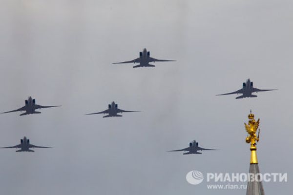 Russian warplanes rehearse Victory Day display Russian warplanes rehearse Victory Day display - Sputnik International