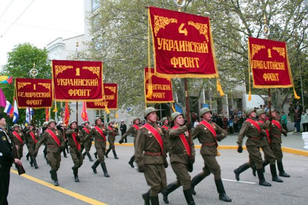 Ukrainian, Russian sailors train for the Victory Day parade in Sevastopol   - Sputnik International