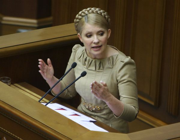 Ukrainian opposition, government supporters stage massive rally outside parliament Ukrainian opposition, government supporters stage massive rally outside parliament - Sputnik International