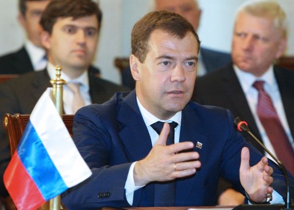 Russia's Medvedev calls on Hamas to release Israeli soldier Shalit  - Sputnik International