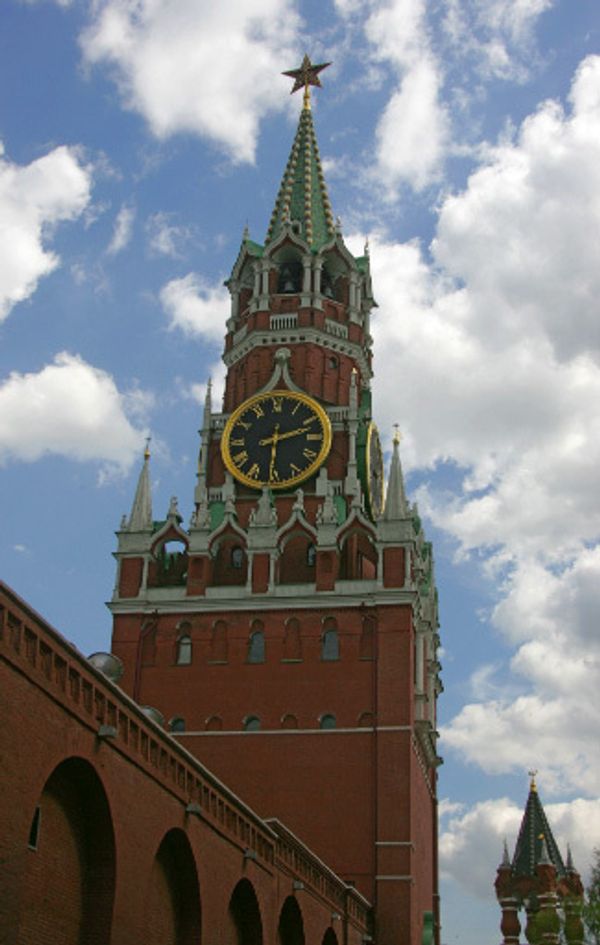  Ancient icons bricked-up by Soviets discovered on Moscow Kremlin towers  - Sputnik International