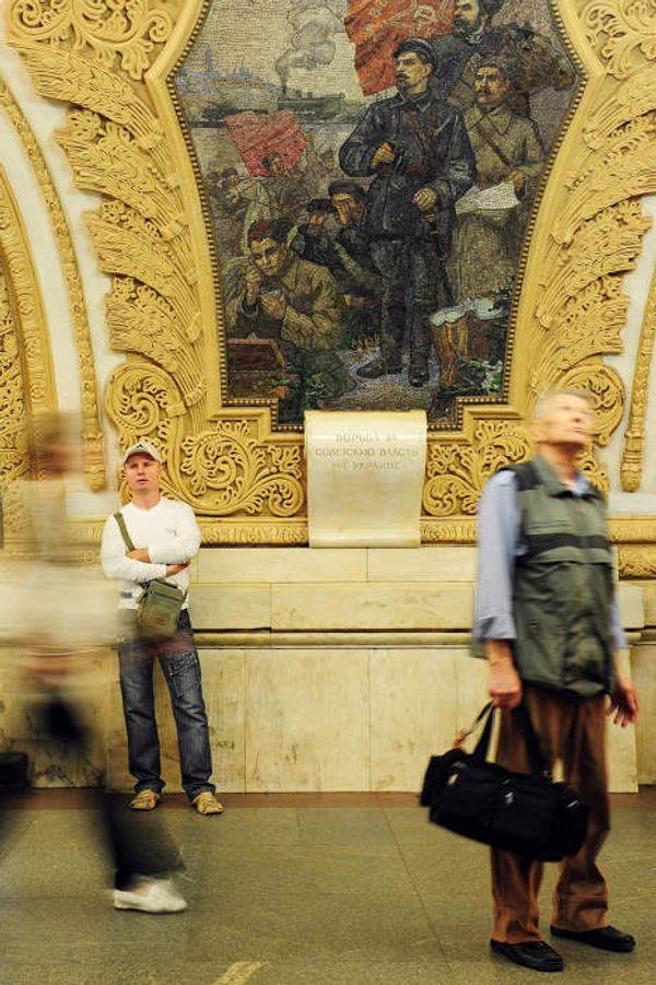 Moscow Metro’s legendary sculptures and images Moscow Metro’s legendary sculptures and images - Sputnik International