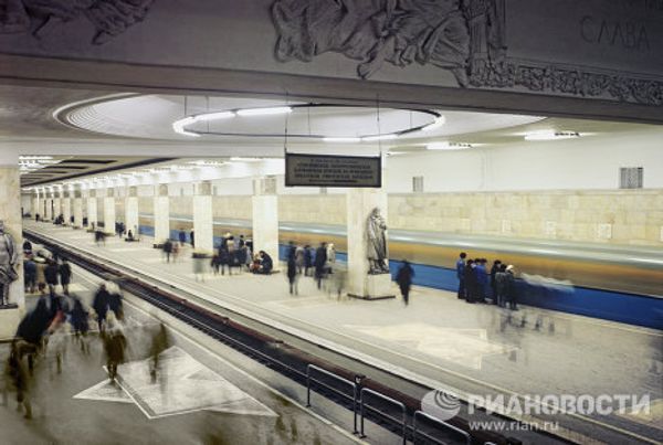 Moscow Metro’s legendary sculptures and images Moscow Metro’s legendary sculptures and images - Sputnik International