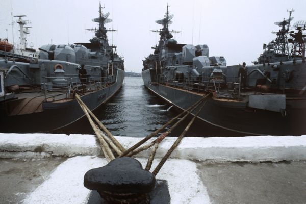 Russia and Ukraine signed a protocol regulating the presence of Russian security officers at the Black Sea Fleet facilities in Ukraine - Sputnik International