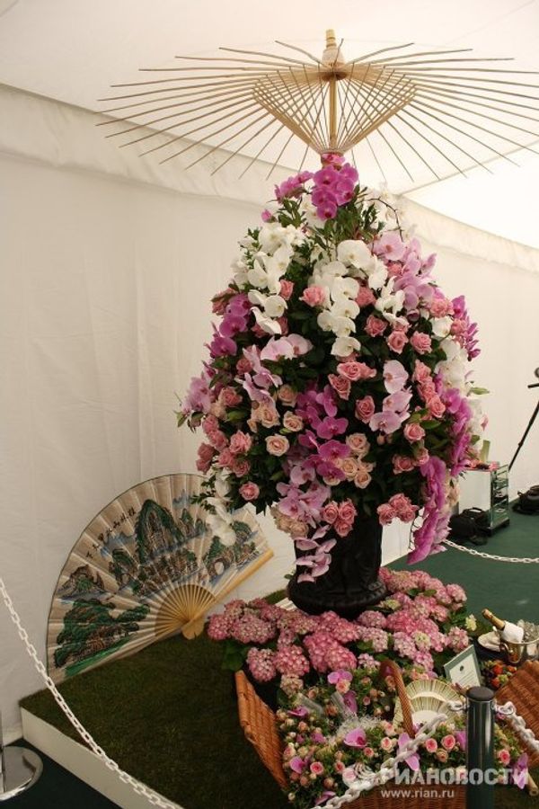 World’s haute couture flower fashion in London World’s haute couture flower fashion in London - Sputnik International