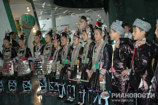 Campaign Draw the Future Together at the Russian Expo-2010 pavilion  - Sputnik International
