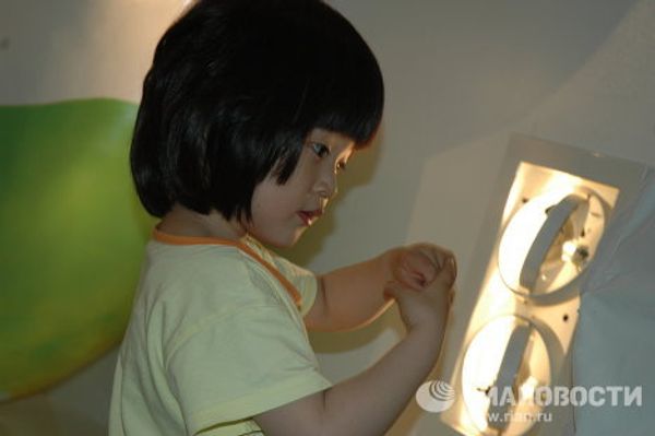 Campaign Draw the Future Together at the Russian Expo-2010 pavilion  - Sputnik International