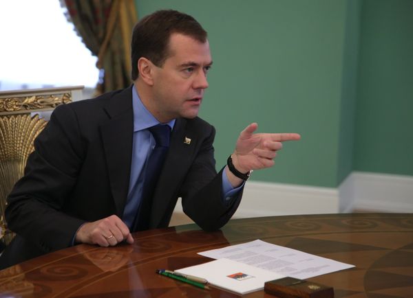 Medvedev proposed establishing a global financial center in Moscow at the St. Petersburg's Economic Forum in 2008 - Sputnik International