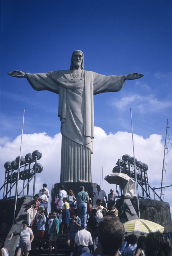 The $3.8-million restoration was partially financed by the Vale mining company, which also pledged to keep the maintenance of the statue until 2015 - Sputnik International